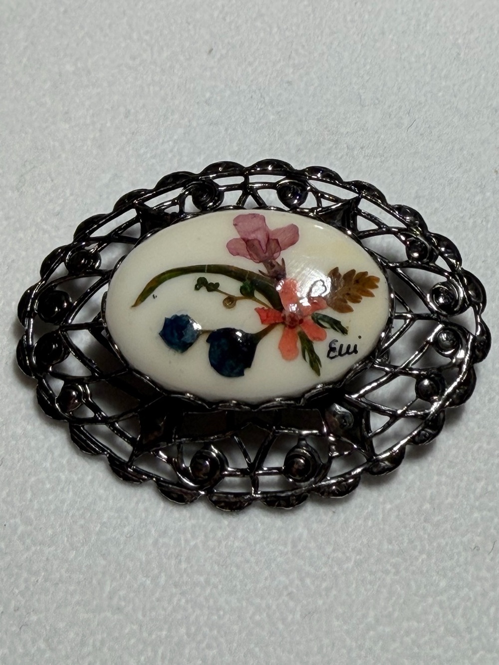 Vintage Signed Evi Real Pressed Flowers Filigree Cameo Brooch